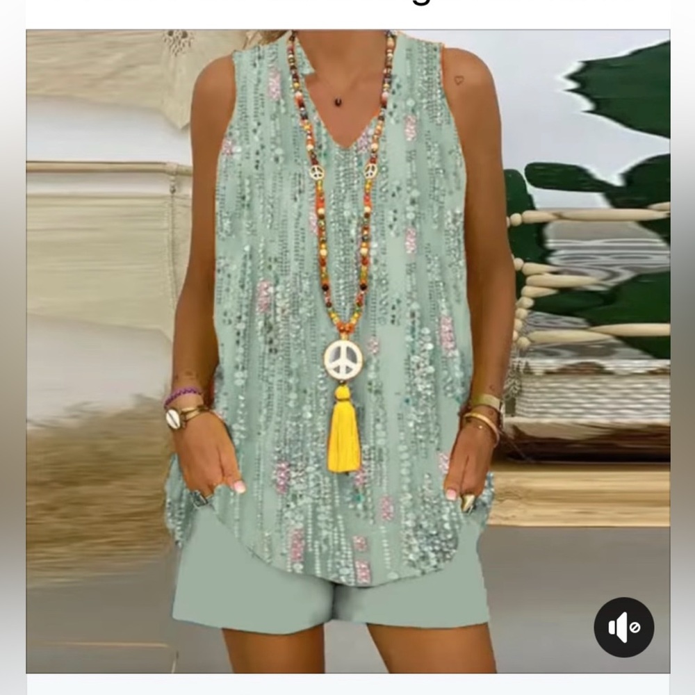 Set Floral Sleeveless Top and Mint Green Shorts size M, lightweight, NWOT